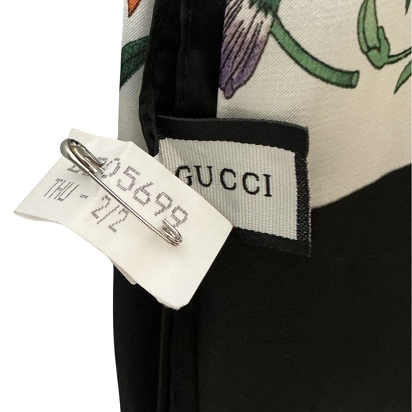 Authentic Gucci 100% Silk Scarf Floral Botanical Snake Print Black Border Italy - Picture 12 of 12